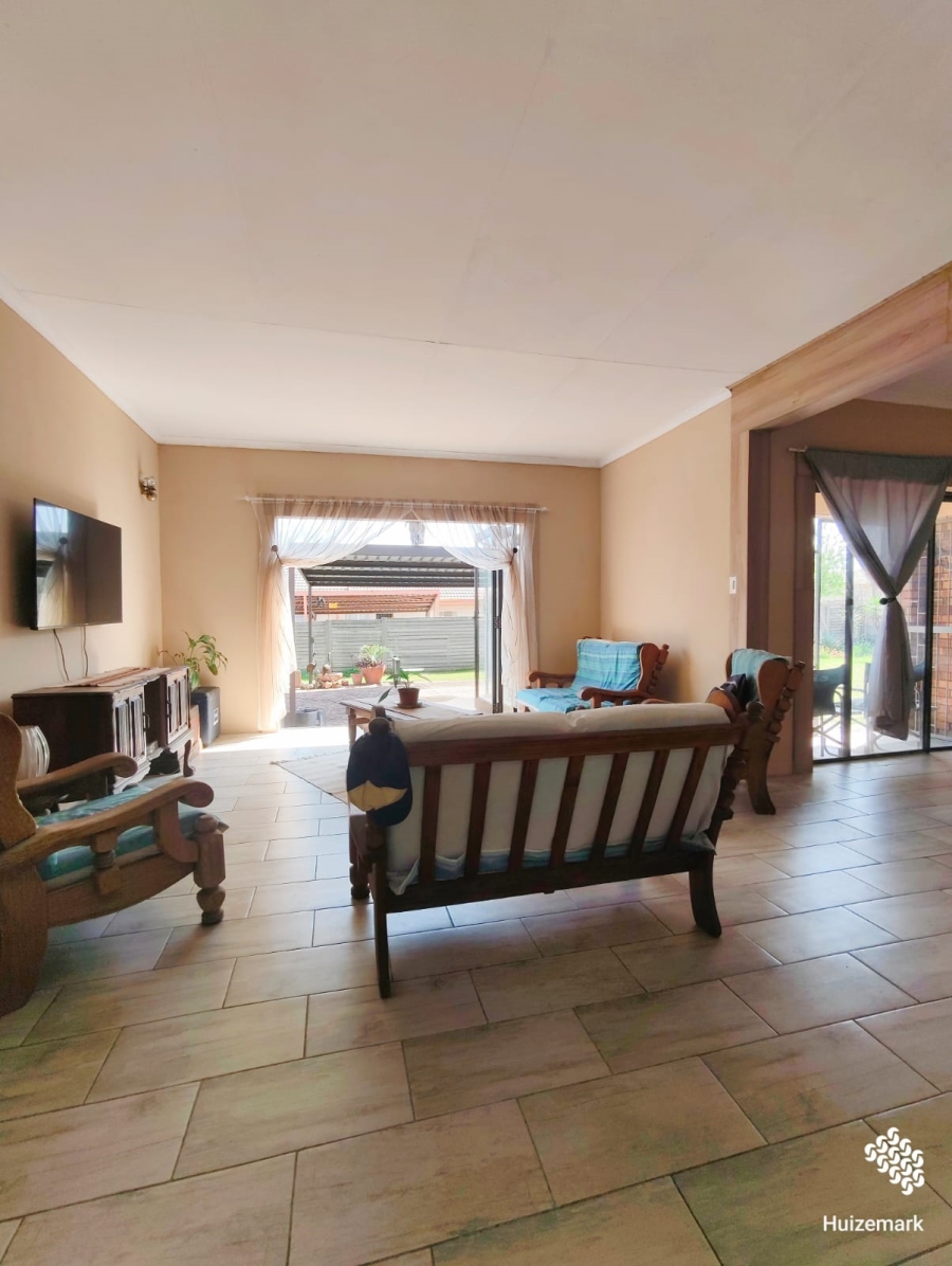 4 Bedroom Property for Sale in Roodia Free State
